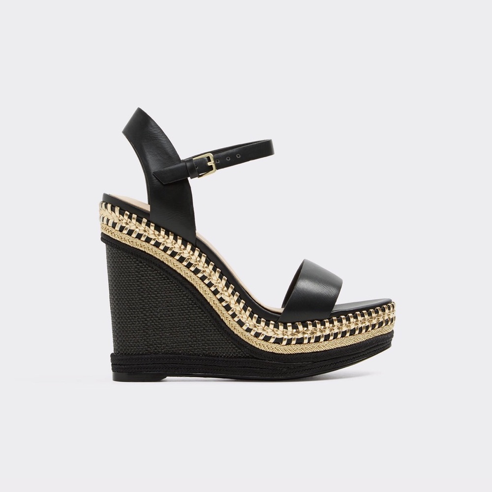 Black and Gold Wedges 😍